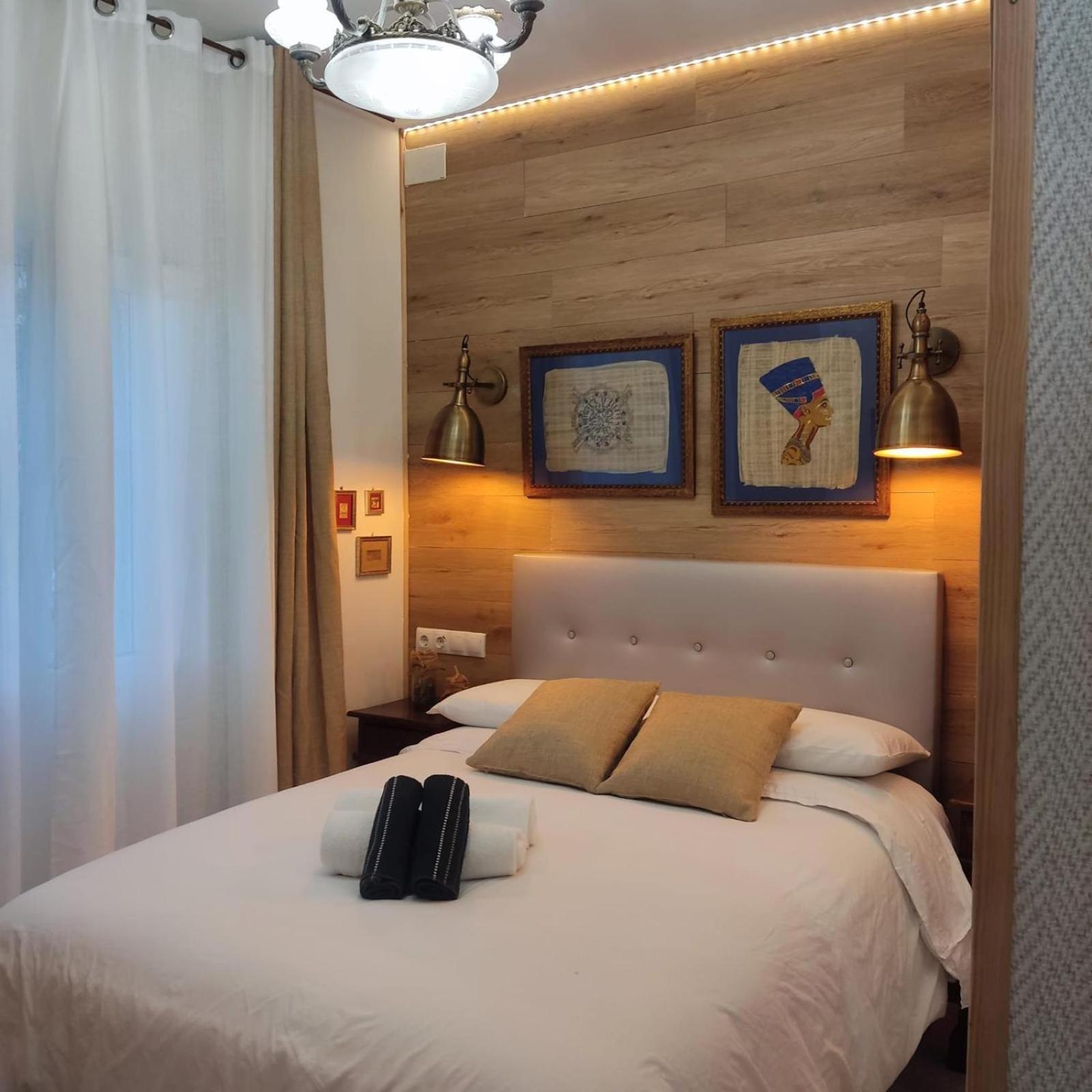 Private Rooms Barcelona Exteriör bild