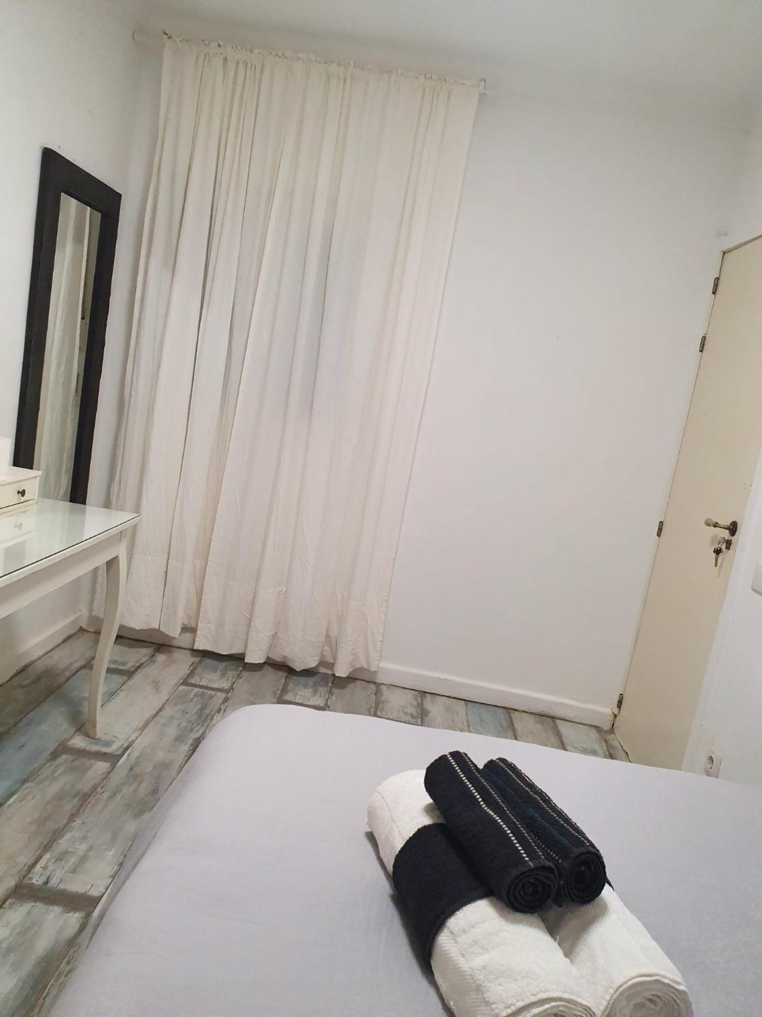 Private Rooms Barcelona Exteriör bild